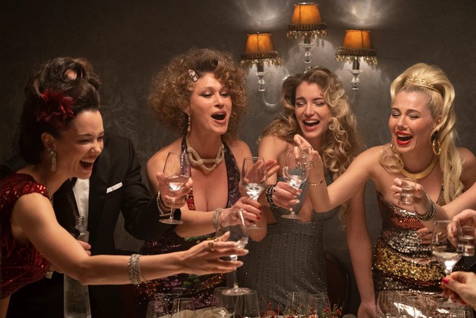 От Босха до Поланского: о чём новый фильм «Дворец»