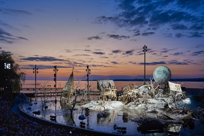 Опьяняющая оперная дичь в стиле Netflix