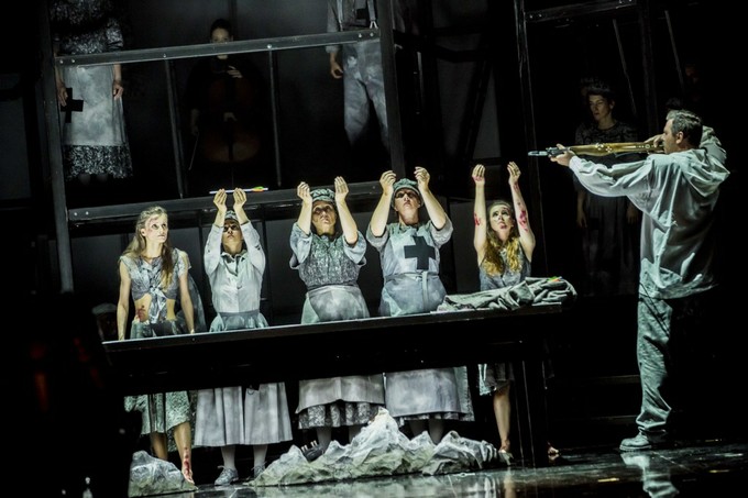 Варшавская сенсация для двух стрел с оркестром