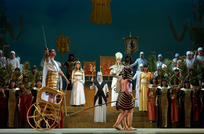 Берег Нила и севильская коррида в Казани