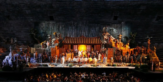 Фестивальное лето 2004:  Aрена ди Верона