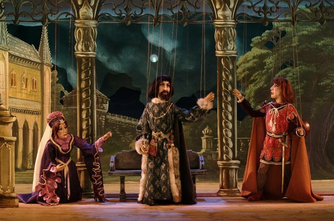 «Карло Колла и сыновья»: вперёд в прошлое!