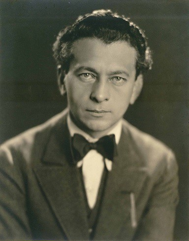 Исай Добровейн: в поисках гармонии на сцене