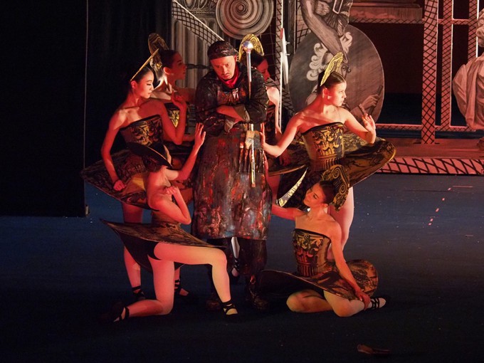 Бесовщина и фарс как феерия в стиле комикса