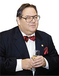 «К попсе отношусь с омерзением»