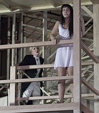 По лезвию ножа