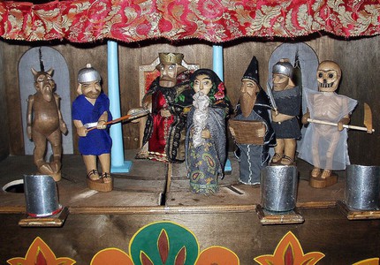 Современный воссозданный вертеп Ансамбля Дм. Покровского, нижний этаж