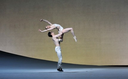 Marianela Nunez and Federico Bonnelli in Christopher Wheeldon’s Aeternum. © Dave Morgan, by kind permission of the Royal Opera House