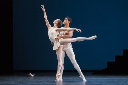 Nuñez and Acosta in Apollo. ROH/ Johan Persson