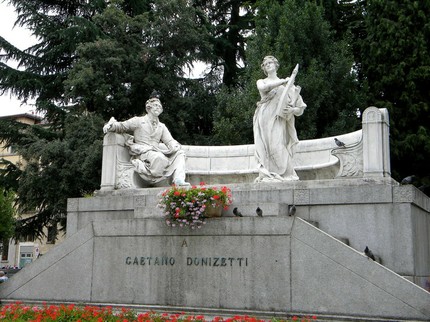 Памятник Доницетти