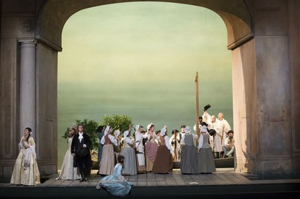 «Так поступают все» в «Гранд-Опера». Фото: Opéra national de Paris / Ch. Pelé
