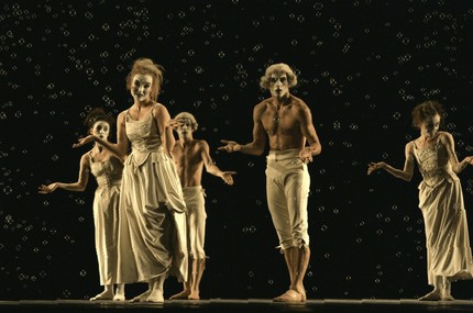 Сцена из балета «Шесть танцев» (фото – Олег Черноус)