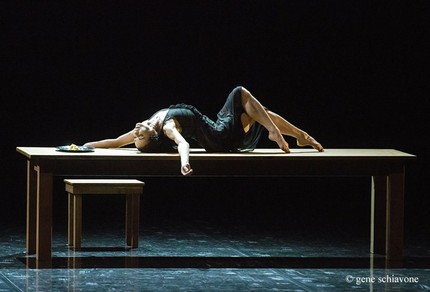 Диана Вишнева в балете Каролин Карлсон «Женщина в комнате»
