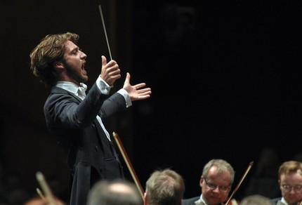 Lorenzo Viotti, Staatskapelle Dresden (c) OFS/Creutziger