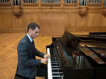 Николай Овчинников на репетиции в Большом зале консерватории