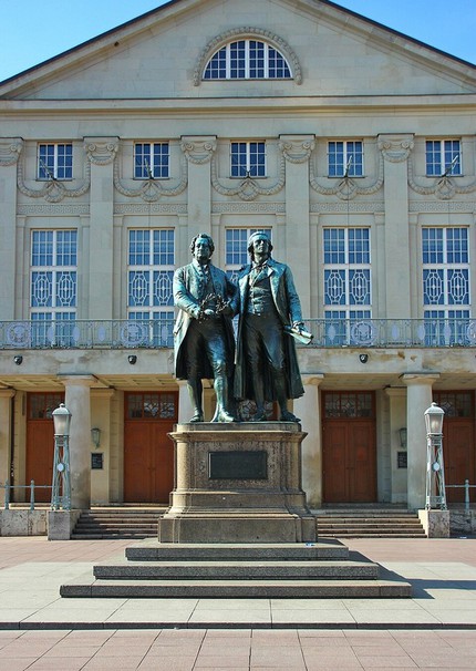 Памятник Гёте и Шиллеру в Веймаре