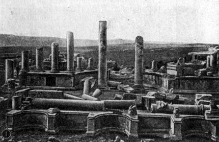 Руины театра в Дугге (Северная Африка)