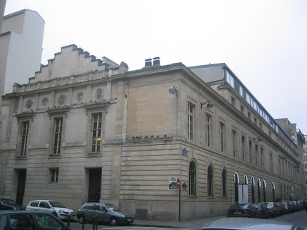 Старое (до 1911 года) здание консерватории — ныне Театр консерватории в составе Высшей национальной школы драматического искусства